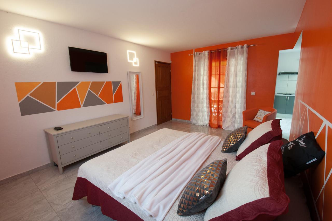 Les Gites Du Bonheur Deshaies Exterior photo