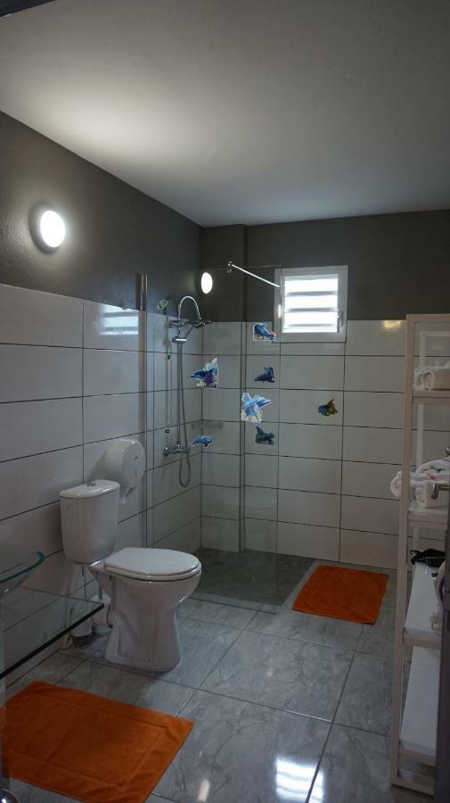 Les Gites Du Bonheur Deshaies Exterior photo