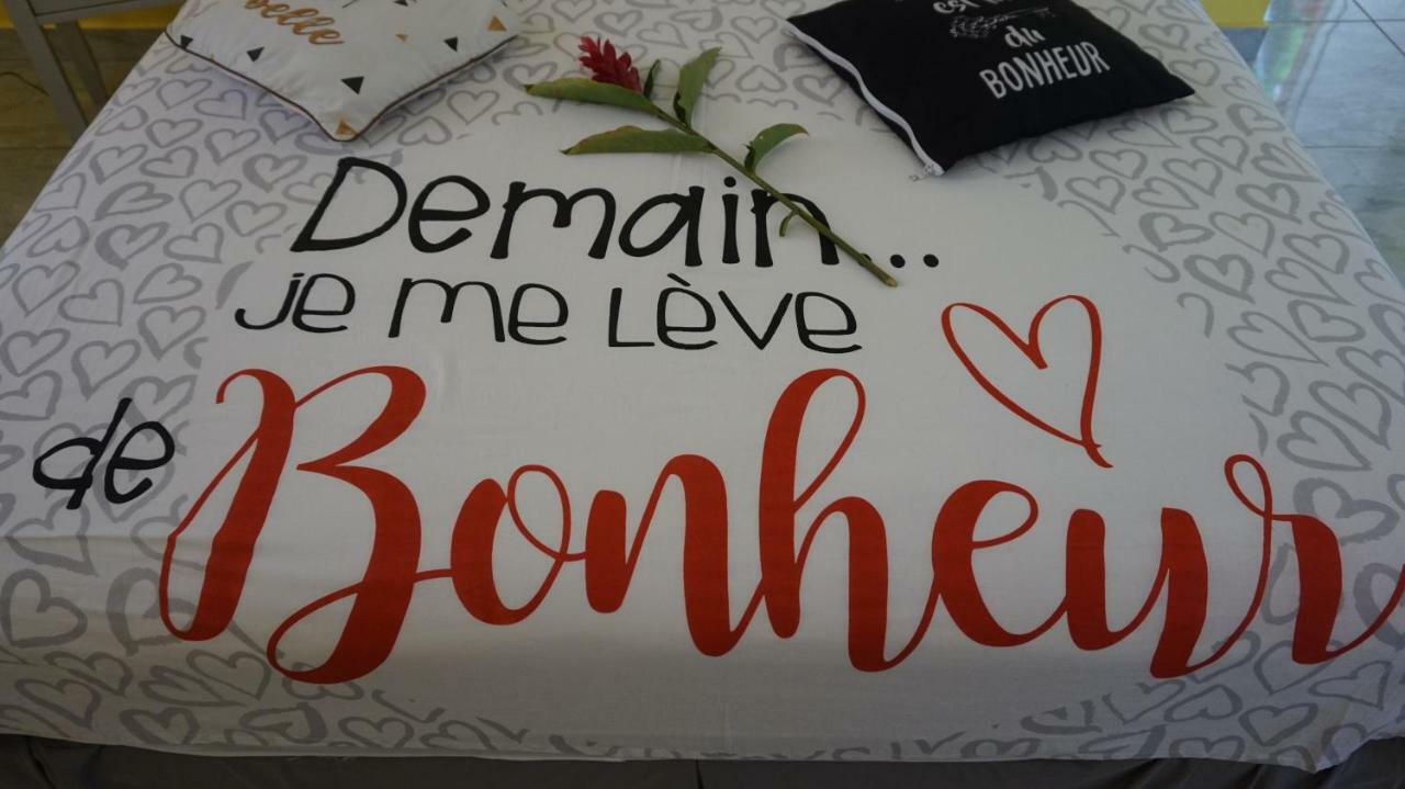 Les Gites Du Bonheur Deshaies Exterior photo